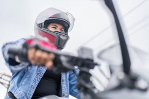 Sacarse el carnet de moto en Valencia