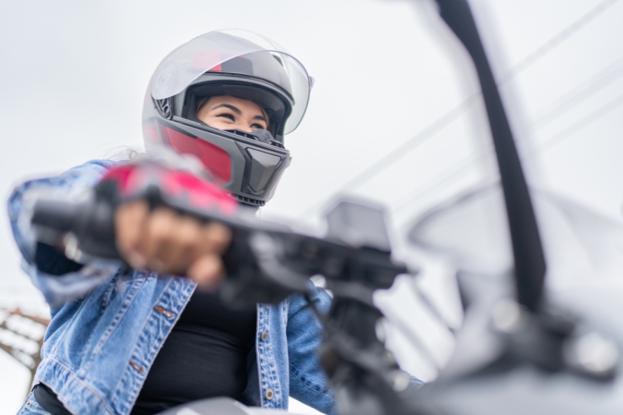 Sacarse el carnet de moto en Valencia